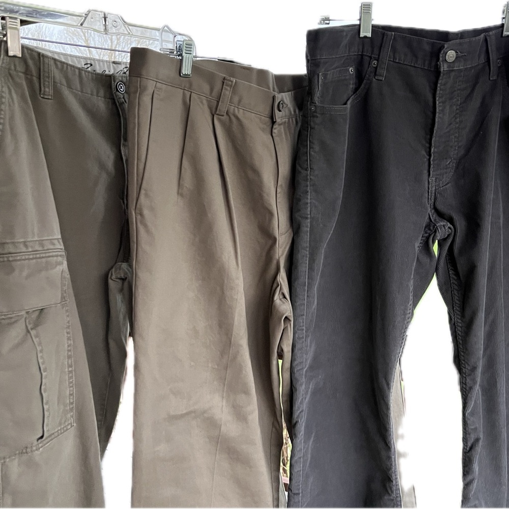 Men’s Bundle of 3 Casual Pants Size 38x32 Dockers Eddie Bauer Levi’s 3 Styles